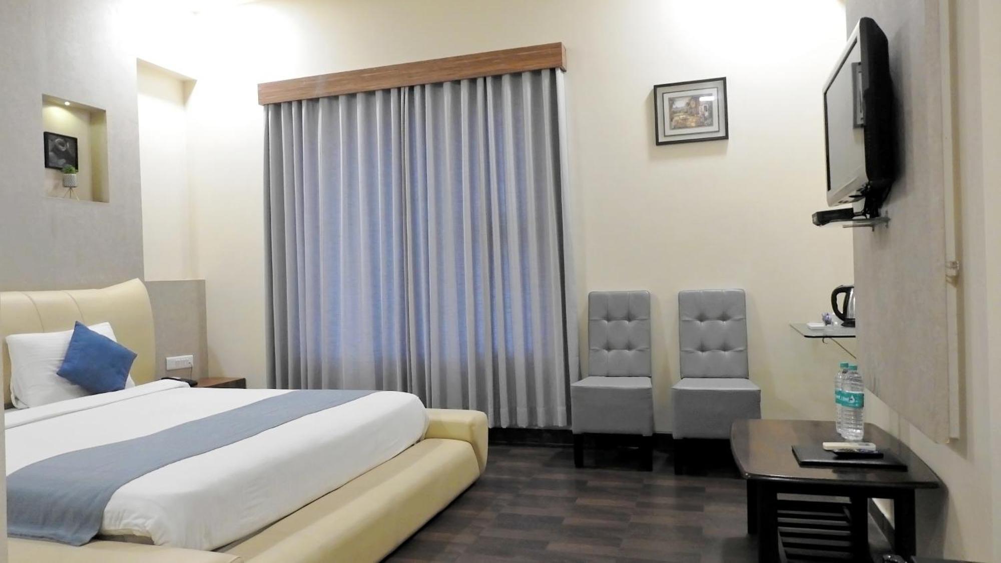 Hotel Sai Miracle Ширди Екстериор снимка