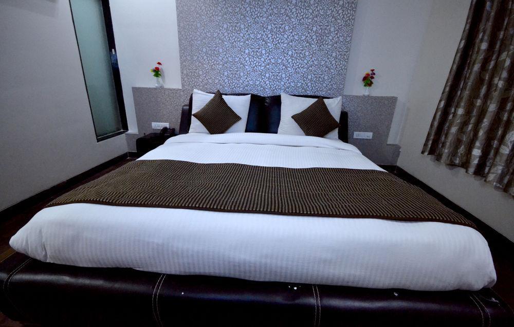 Hotel Sai Miracle Ширди Екстериор снимка