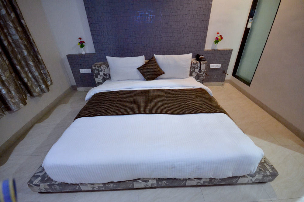 Hotel Sai Miracle Ширди Екстериор снимка