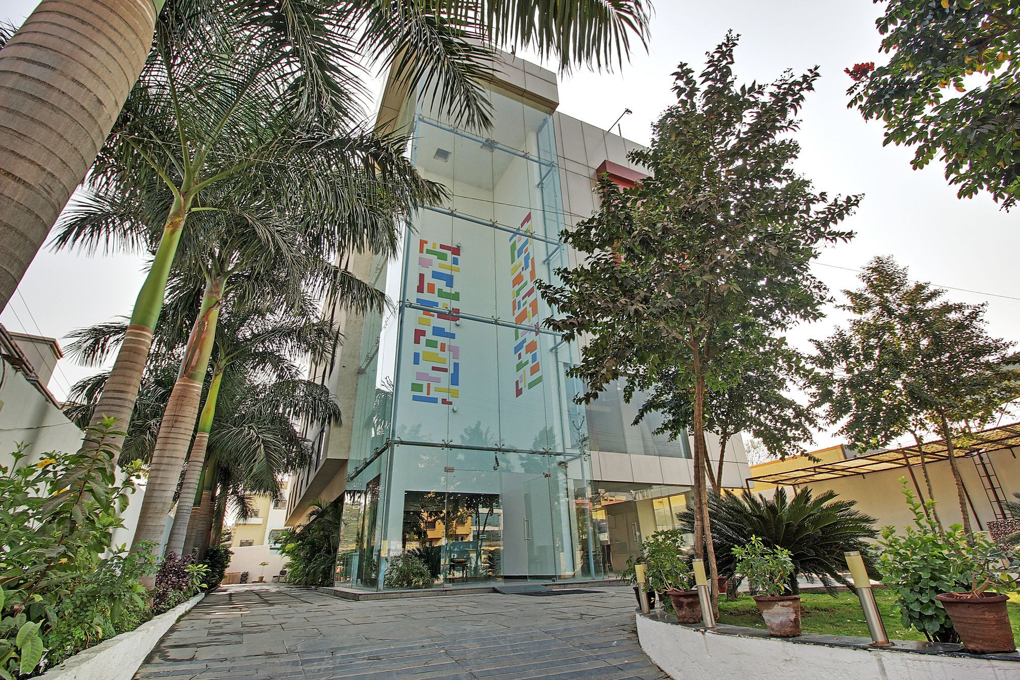 Hotel Sai Miracle Ширди Екстериор снимка